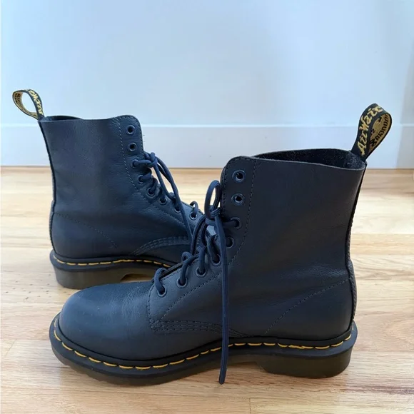 Dr. Martens 1460 Pascal Virginia US 8 Lace up Blue Leather Boots EUC - Picture 7 of 12